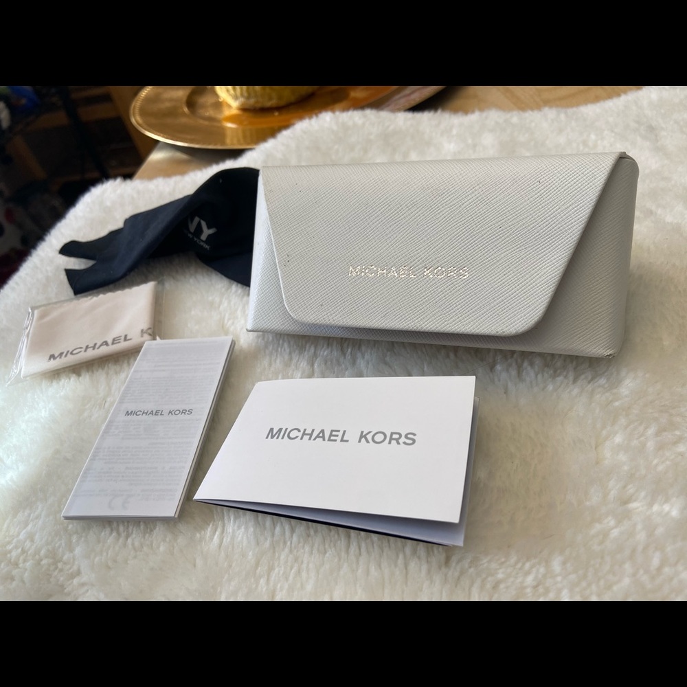 Michael Kors glasses/sunglasses holder